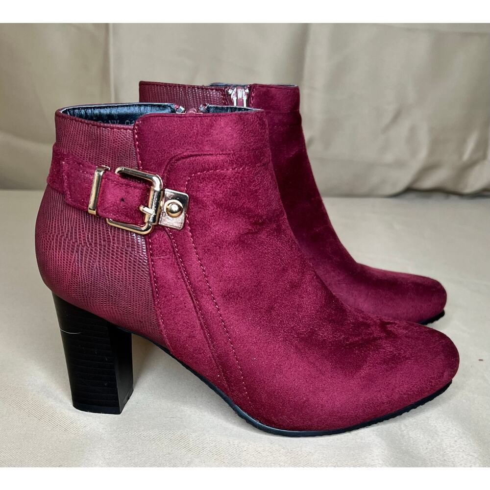 Reneeze Burgundy Pony Bootie Ankle Boots 6 NWOT - Picture 3 of 9